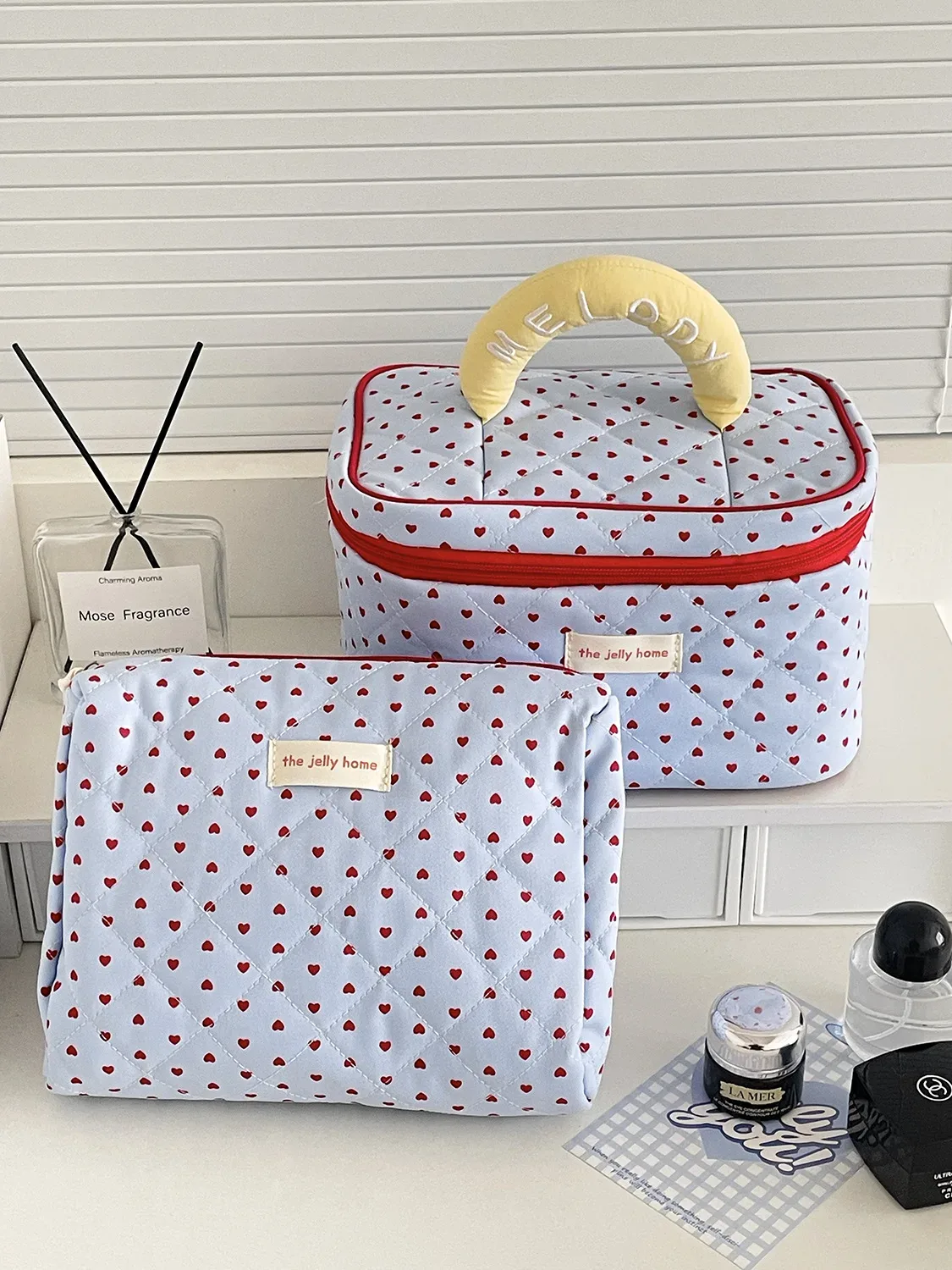 pochette à maquillage en forme de cœur, trousse de toilette portable grande capacité, nouveau style tendance et élégant
