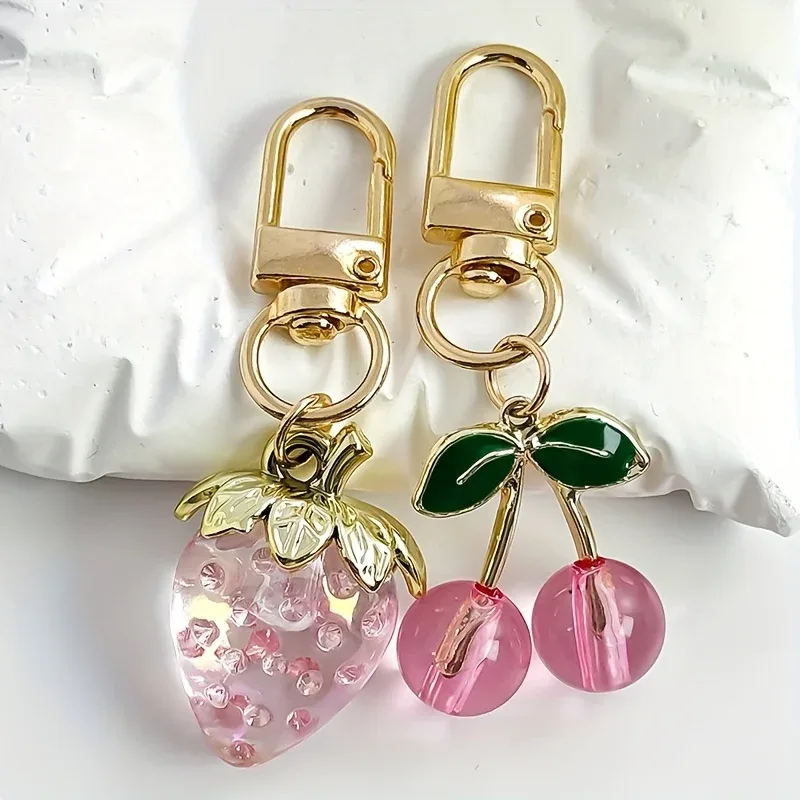 2 pièces Porte-clés transparents en forme de fruits (Fraise, Cerise), breloques de sac, pendentifs à clip métallique, décoration, cadeau pour femmes et filles, pour sacs à dos et sacs à main