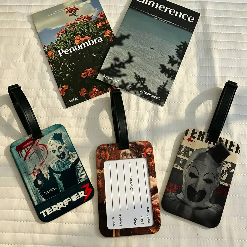 étiquette de bagage en pvc universelle sur le thème du film d'horreur terrifiers, anti-perte, avec carte d'information, étiquette d'identification pour valise et sac à dos