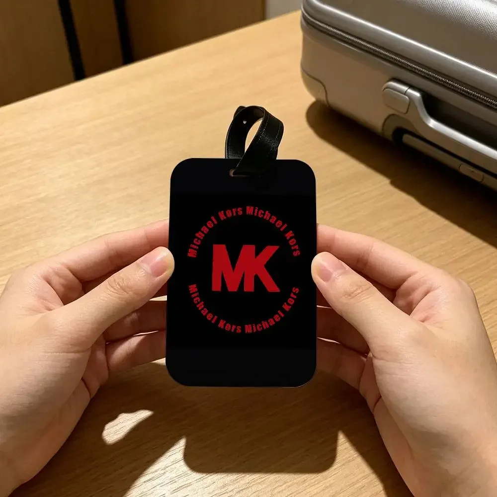 m-michaels-fashion-kors étiquette de bagage en pvc anti-perte avec porte-carte d'informations pour les voyageurs, utilisation quotidienne en extérieur