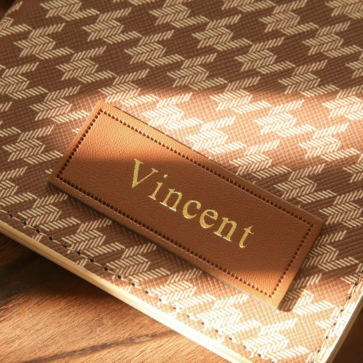 housse de passeport en cuir pu à motif pied-de-poule avec estampage à chaud doré personnalisé, plusieurs emplacements pour cartes, porte-documents de voyage vintage de luxe