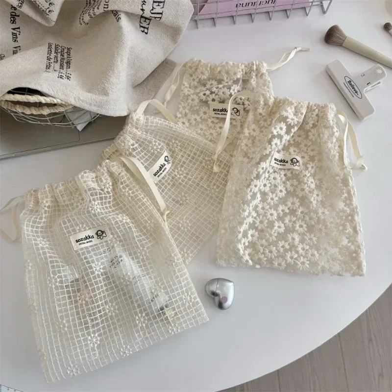 mignon voyage d'été cosmétique toilette organisateur pochette de rangement pour accessoires dentelle brodée marguerite maille cordon sac de maquillage