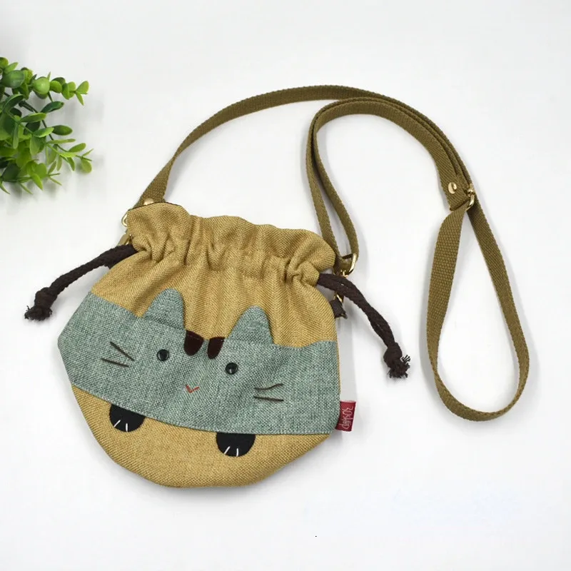 sangle sac nylon couleur variée motif boucle dorée bandoulière pratique voyage jour usage multifonctionnelle durables accessoires travail
