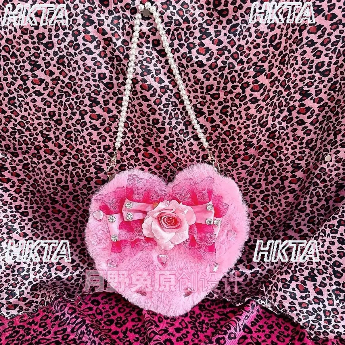 sac à main original fait main en fourrure et perles, style lolita princesse, avec chaîne et nœud en forme de cœur, sac à dos lolita mignon