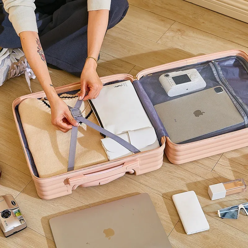 valise à main compacte de 18 pouces, roues spinner légères, sac de voyage en cuir à la mode, verrouillage par mot de passe, bagage à main