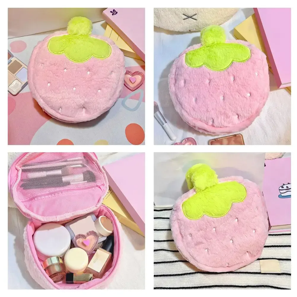 trousse de toilette en peluche fraise pour femme, grande capacité, mignonne, pour maquillage et voyage, pochette organisateur de soins de la peau portable, douce