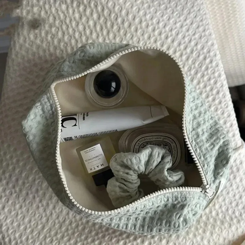 trousse à cosmétiques personnalisée en velours côtelé - nom de broderie personnalisé, trousse de toilette de voyage pour femme, trousse de rangement de toilette, cadeau d'anniversaire idéal