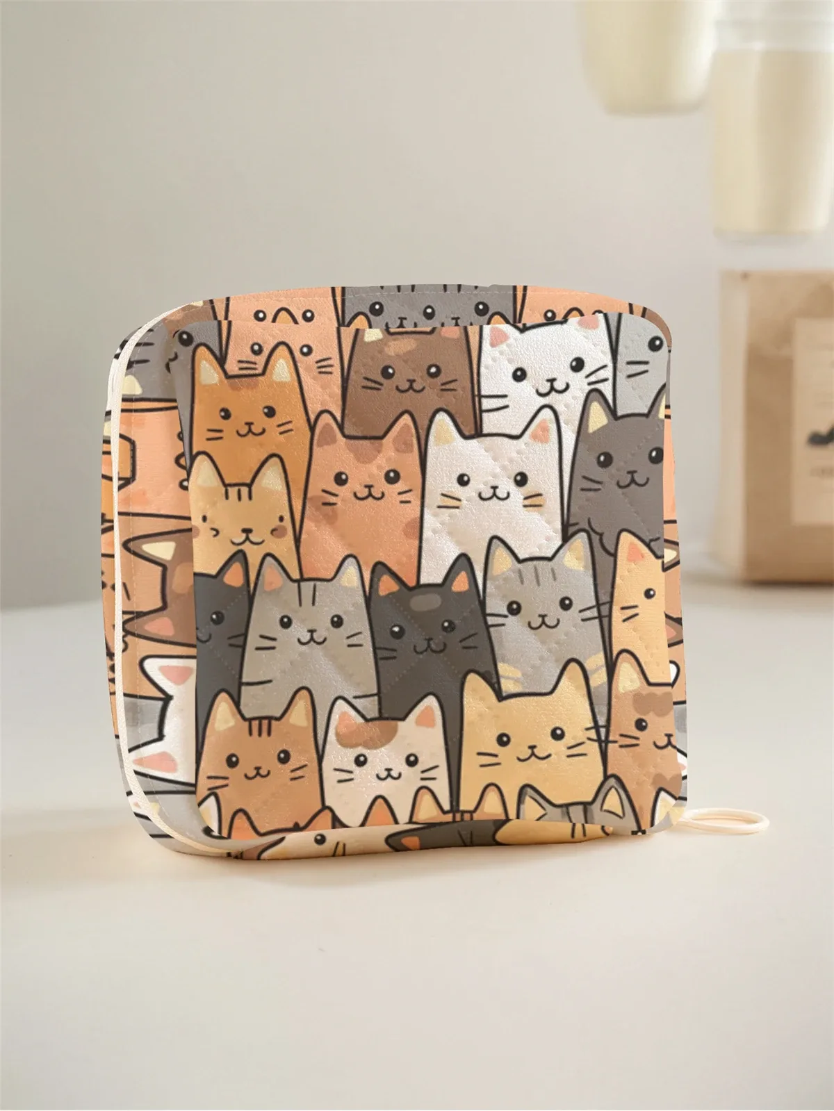 trousse polyester chats mignons couleur beige motifs dessin animé format carré fermeture glissière usage voyage maquillage cosmétiques