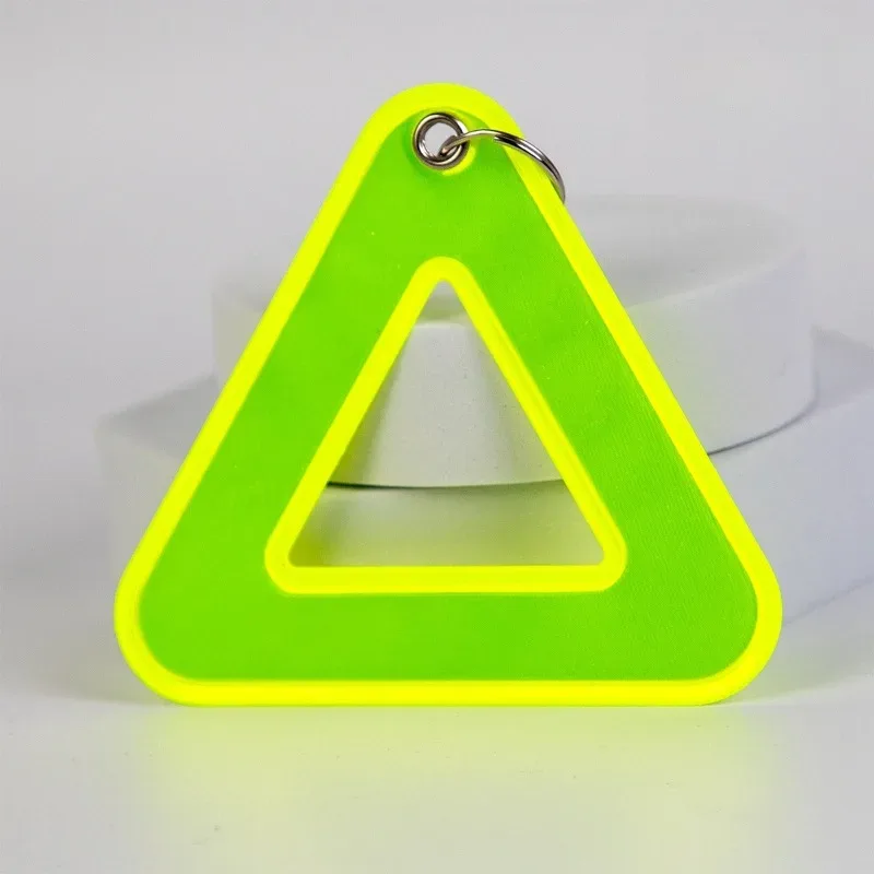 pendentif réfléchissant pour sacs d'école, réflecteur de sécurité triangulaire, étiquette suspendue de sécurité pour étudiants pour la marche nocturne et le cyclisme