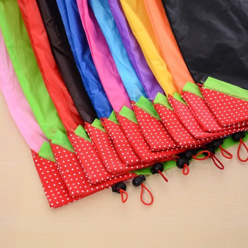 sac fourre-tout pliable en forme de fraise, sac à bandoulière de shopping créatif, sac de rangement portable écologique en polyester