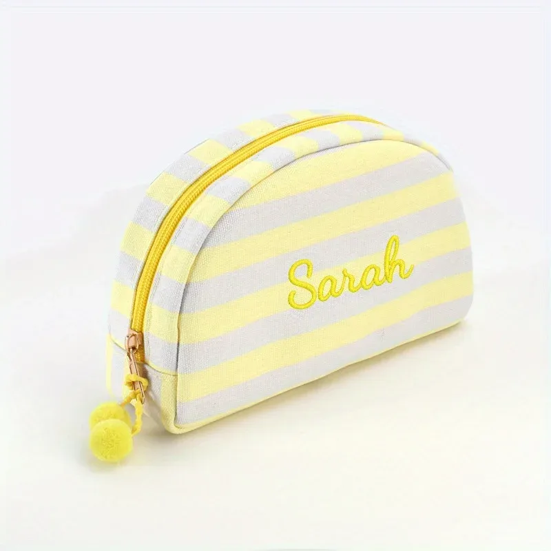 pochette de maquillage rayée brodée sur mesure, nom personnalisé, organiseur de toilette de voyage coloré, essentiels pour demoiselles d'honneur, pochette pour les vacances