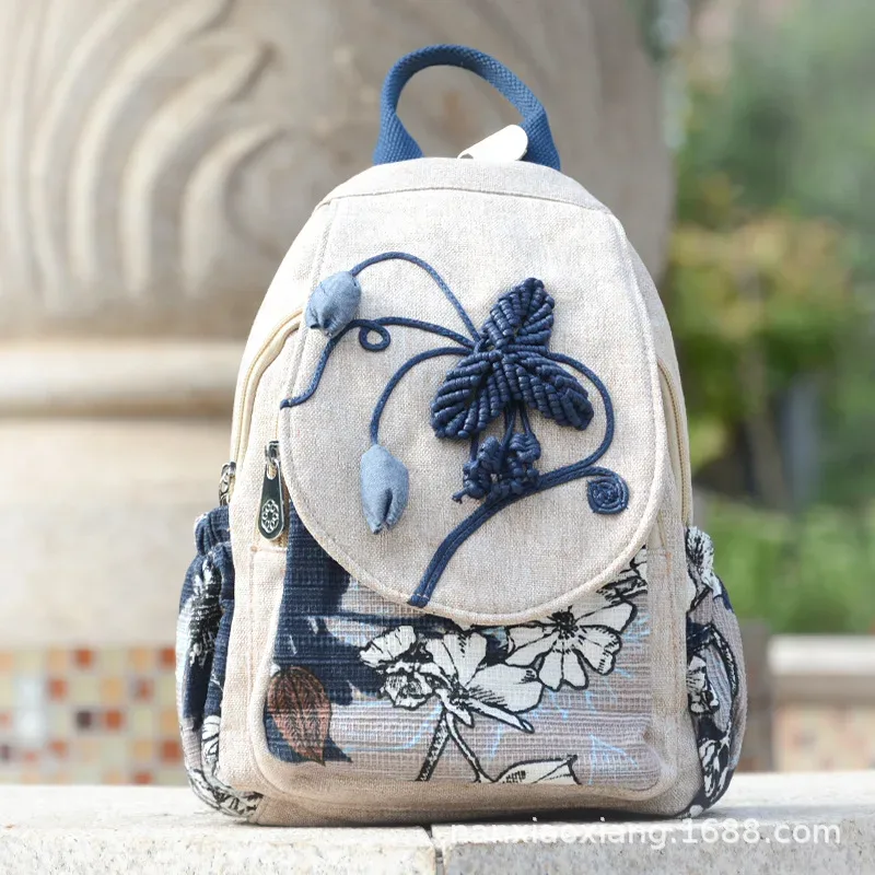 sac à dos brodé artistique pour femmes, design ultra léger pour un transport sans effort, sacs à bandoulière élégants, sac à dos compact