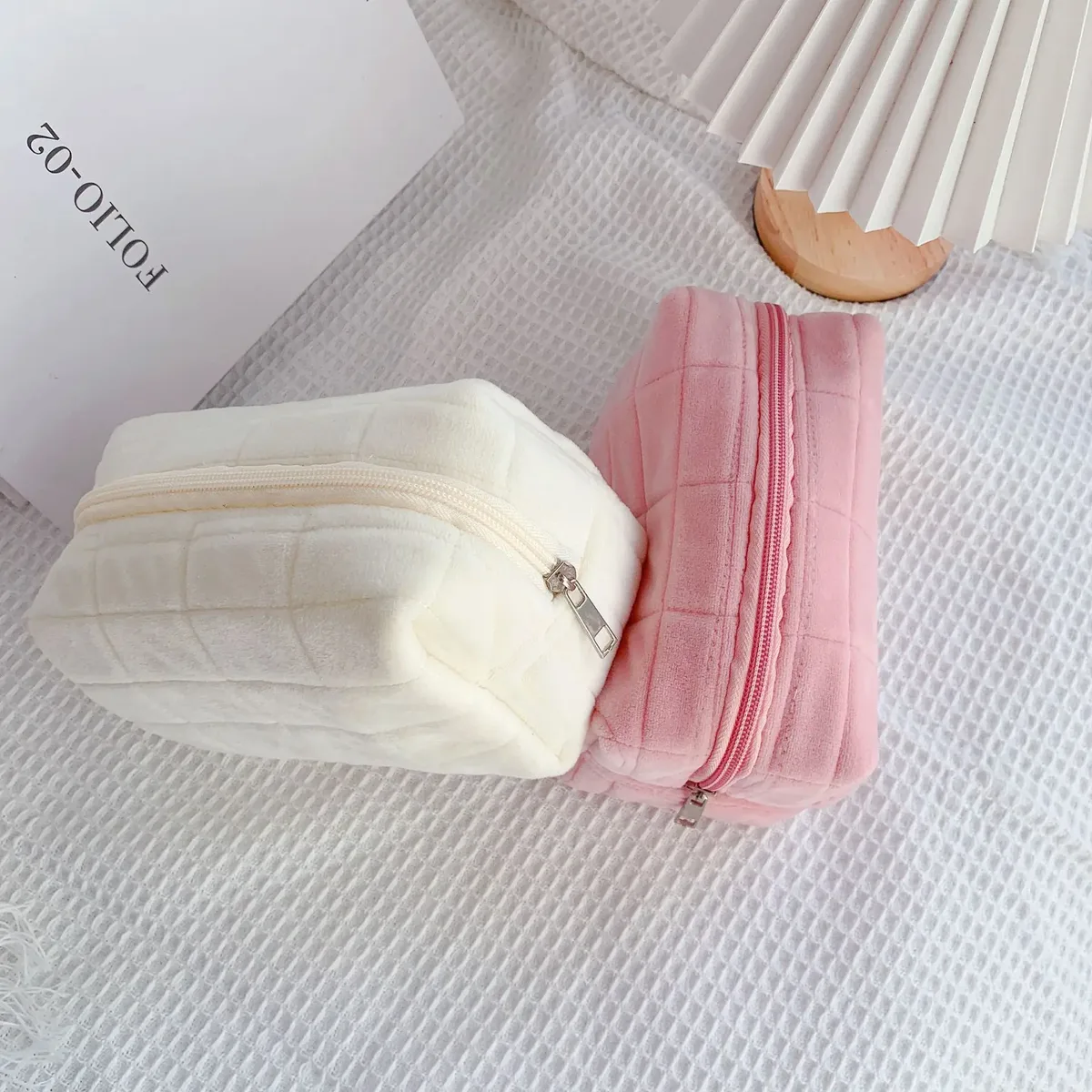 pointrousse de maquillage en fourrure pour femme, fermeture éclair, grand sac cosmétique solide pour documents, trousse de toilette de voyage, poudres à laver, stylo en peluche