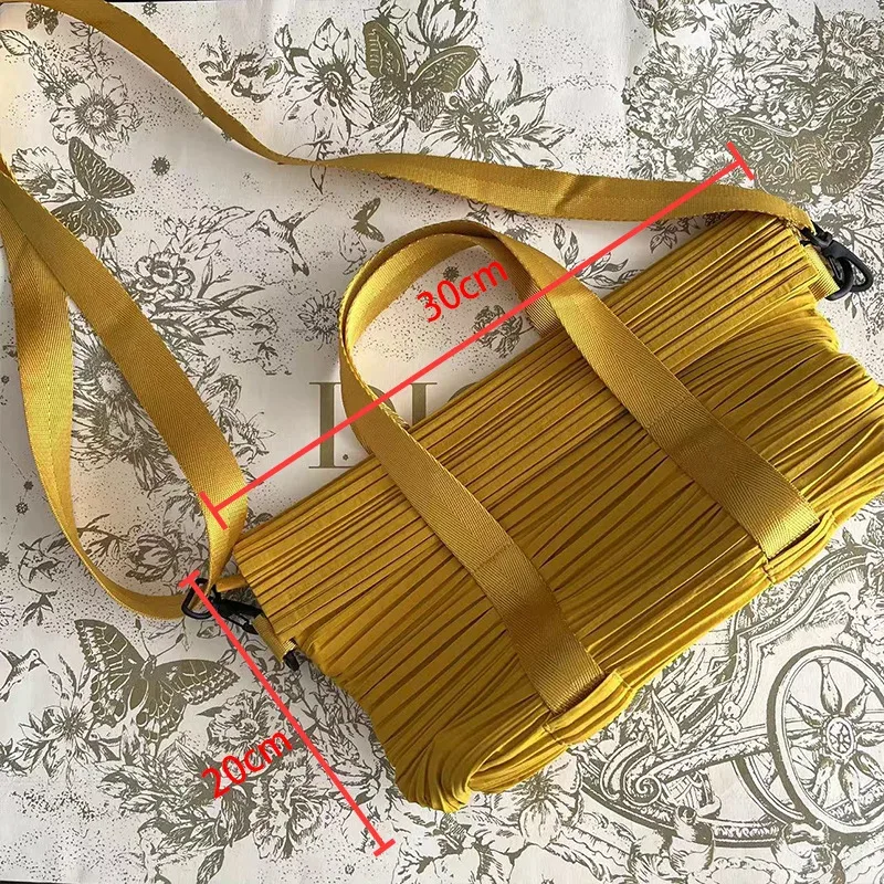 sac bandoulière miyake japonais décontracté et sportif, plissé, style gyoza, pour hommes et femmes, avec grande capacité et fermeture éclair simple -- sans étiquette