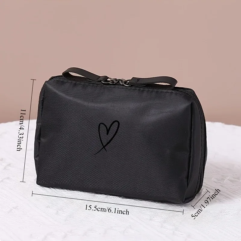trousse de maquillage de voyage portable, trousse de rangement pour articles de toilette avec motif cœur, idéale pour les voyages, les activités quotidiennes et les activités de plein air.