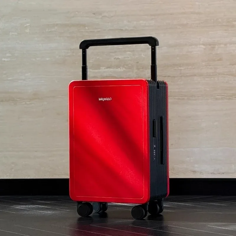 valise pc jaune noir gris système tsa serrure poignée large roues toupie compacts voyage organisés segurança modernes linhas verticale façade contraste efficace intérieur compartiments