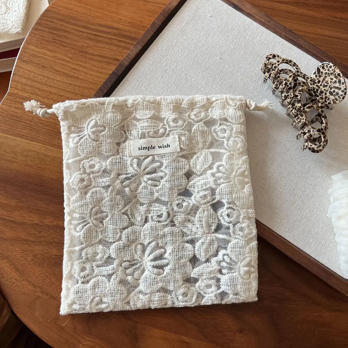 pochette de rangement rétro en dentelle abricot, brodée et ajourée, organisateur polyvalent pour accessoires de cheveux et rangement d'écouteurs