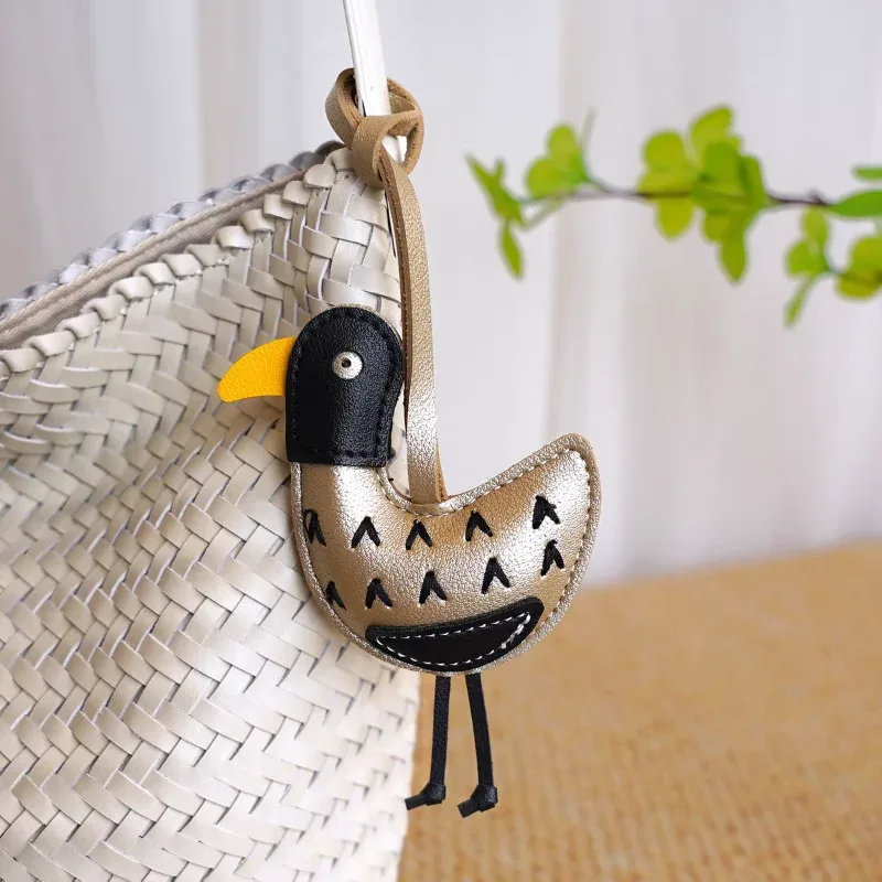 pendentif de valise en forme de canard de dessin animé, porte-clés créatif et mignon, pendentif pour vêtements, sac tendance suspendu, cadeau exquis, décorations de voiture