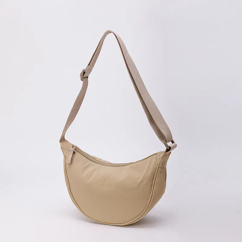 sac bandoulière polyvalent en nylon léger, durable et élégant, disponible en plus de 20 couleurs vibrantes pour un usage quotidien, les voyages et les sorties.