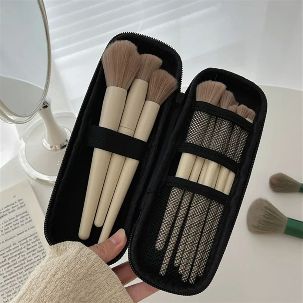 trousse toilette cosmétiques matériau composite impermeable noir blanc compartiments texturés organisation maquillage voyage bureau