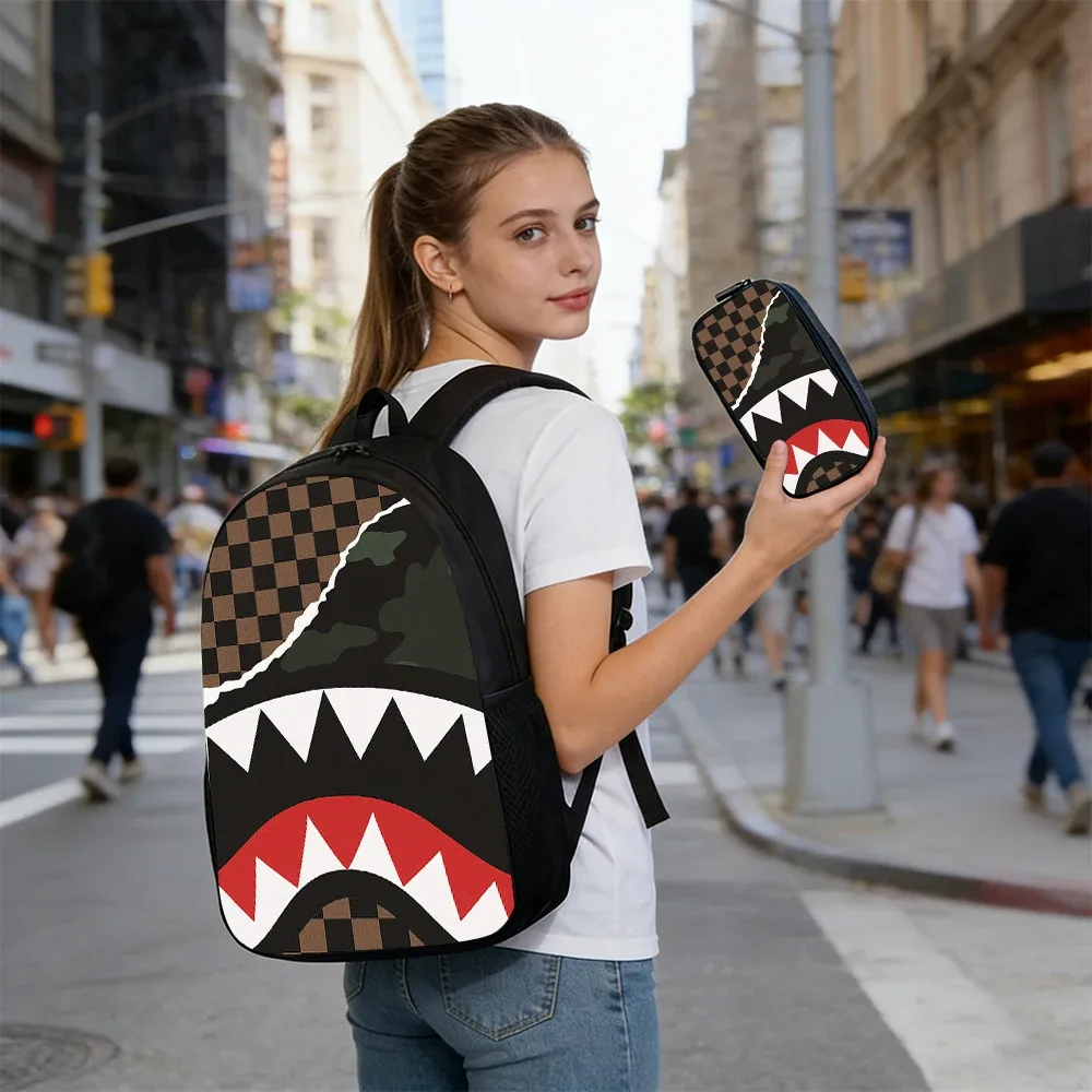 sac dos polyester requin dents camouflage carreaux bleu gris beige noir usage quotidien école aventures