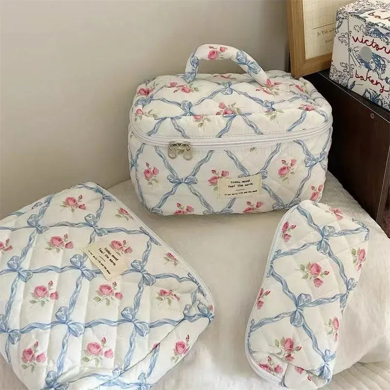 trousse de maquillage à imprimé floral de grande capacité, sac de rangement de cosmétiques de voyage portable, sac de style urbain simple avec doublure en polyester pour femmes