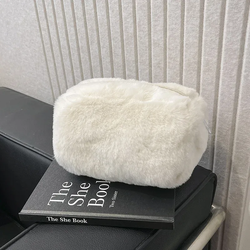 1 joli sac de rangement pour maquillage en peluche - sac de maquillage simple en nylon, adapté aux voyages et aux étudiants, confortable et moelleux, grande capacité, adapté à l'hiver, disponible en rose et autres couleurs, non lavable