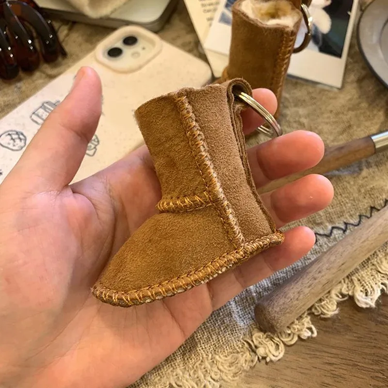 porte-clés mignon pour sac à dos, accessoire de sac à dos, bottes, décor de téléphone, cadeau d'hiver, pendentif de sac de luxe à la mode