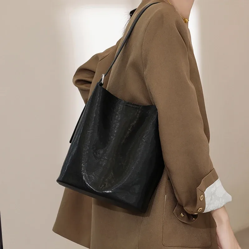 rétro véritable peau de vache 2025 nouveau sac à bandoulière en cuir sac fourre-tout pour les femmes mode sac seau capacité sac à bandoulière sac d'été