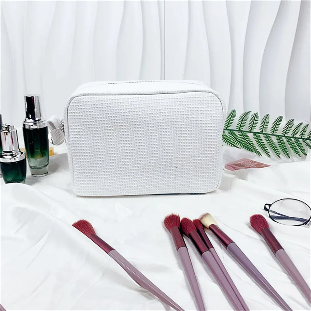 sac à cosmétiques gaufré avec nom brodé personnalisé, sac de rangement de voyage pour femmes, trousse de maquillage, cadeau d'anniversaire personnalisé pour dames, sac à main