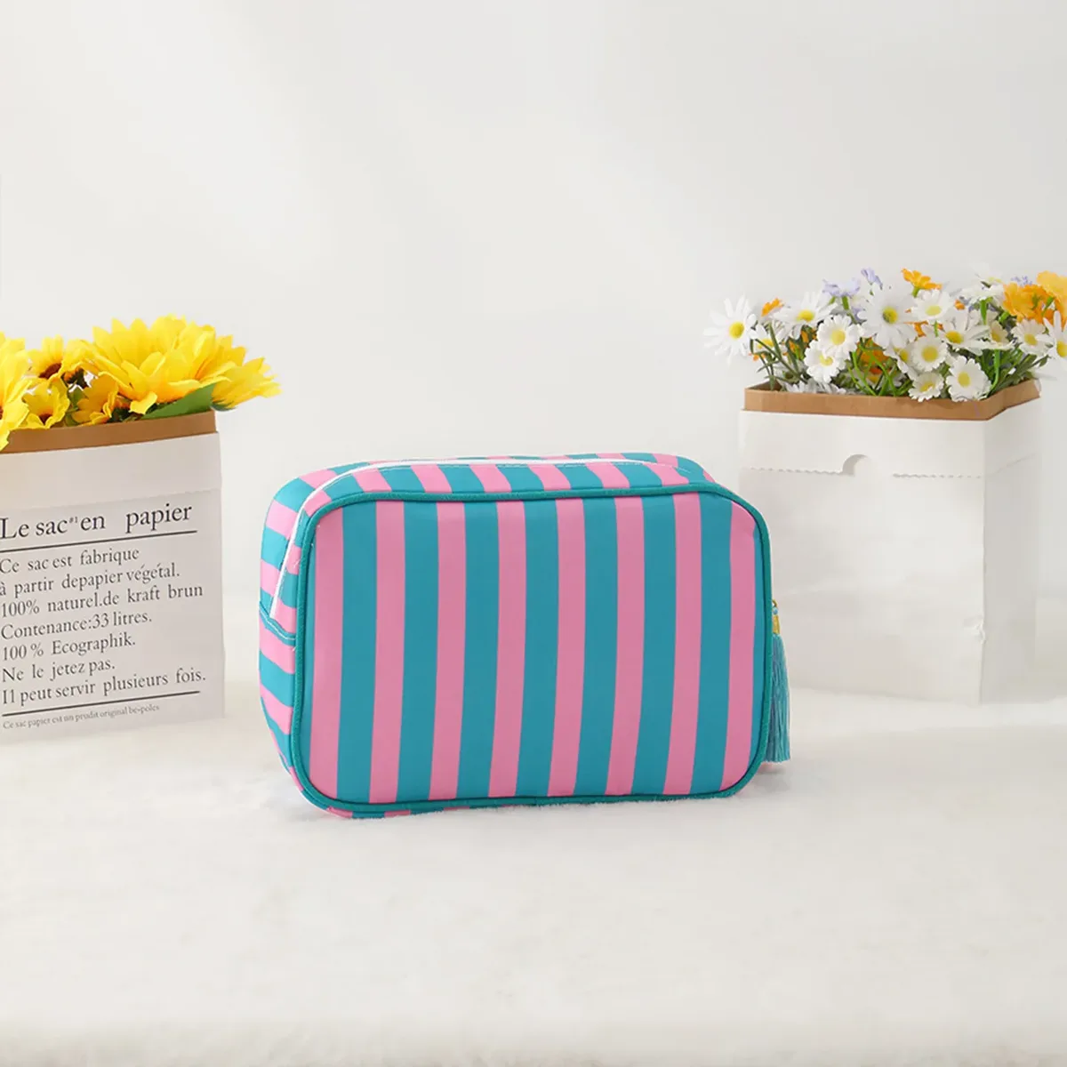 pochette de maquillage personnalisée brodée en seersucker, rayée et matelassée, pour cosmétiques, cadeau de mariage pour demoiselle d'honneur, organiseur de voyage pour articles de toilette avec fermeture éclair
