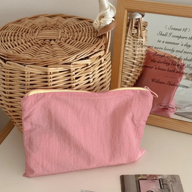 nouvelle trousse de maquillage à carreaux pour femmes, grande capacité, pochette à fermeture éclair en nylon, pochette de voyage, organisateur de cosmétiques, sac de rangement à fermeture éclair, косметика