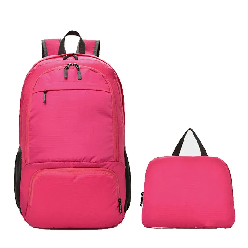 sac à dos léger et pliable avec logo personnalisé, imperméable, personnalisable, idéal pour les voyages en plein air et la randonnée.