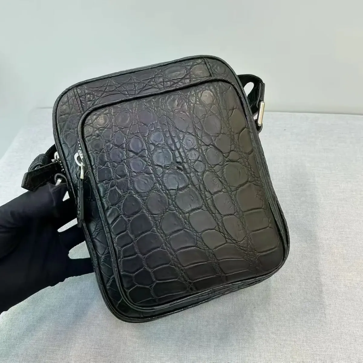 top niveau qualité véritable/réel 100% peau de crocodile hommes sac à bandoulière petite taille taille/épaule hommes sac gris noir couleur