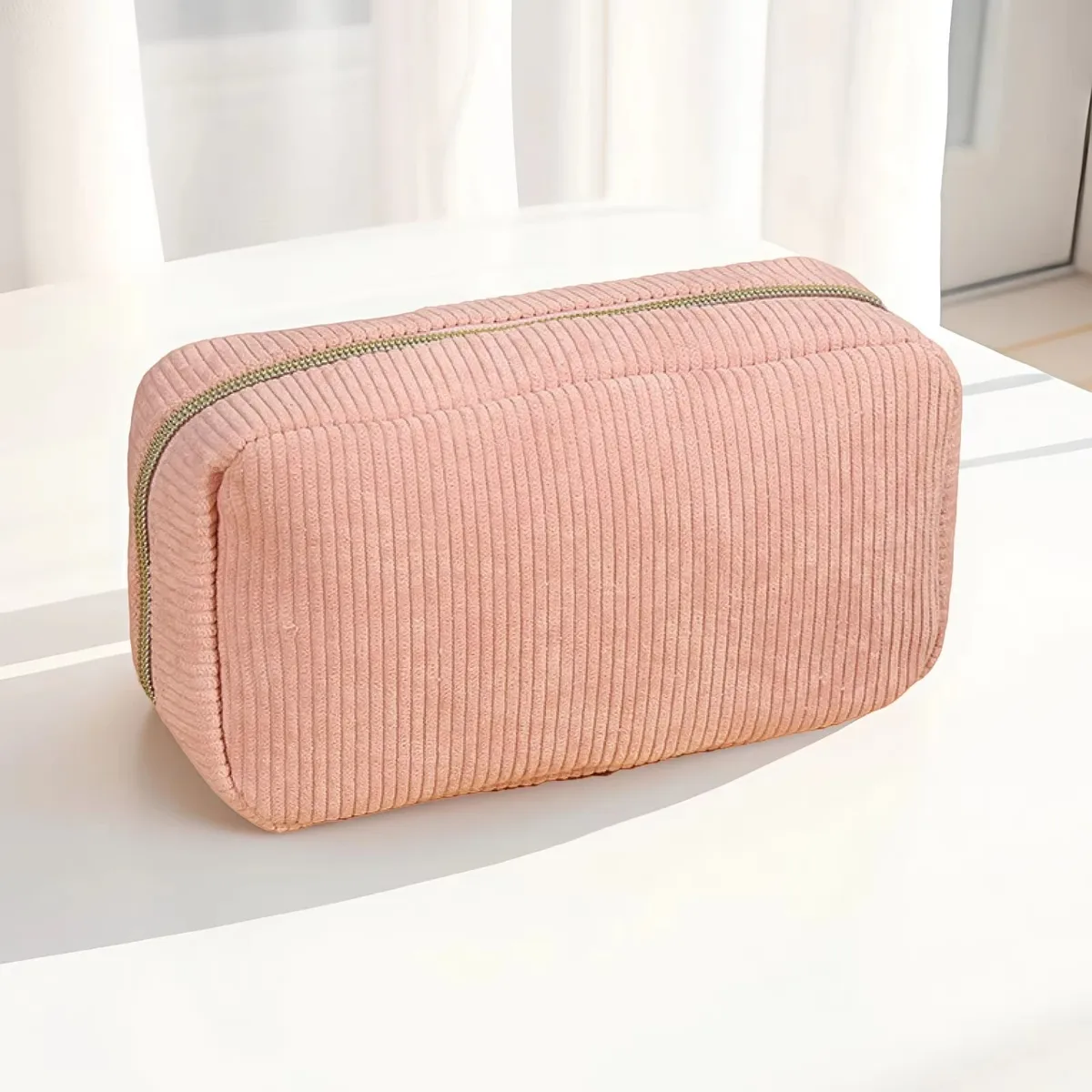 pochette à maquillage en velours côtelé brodée, sac cosmétique personnalisé avec nom, trousse de toilette monogramme, cadeaux pour demoiselles d'honneur, cadeaux pour enterrement de vie de jeune fille