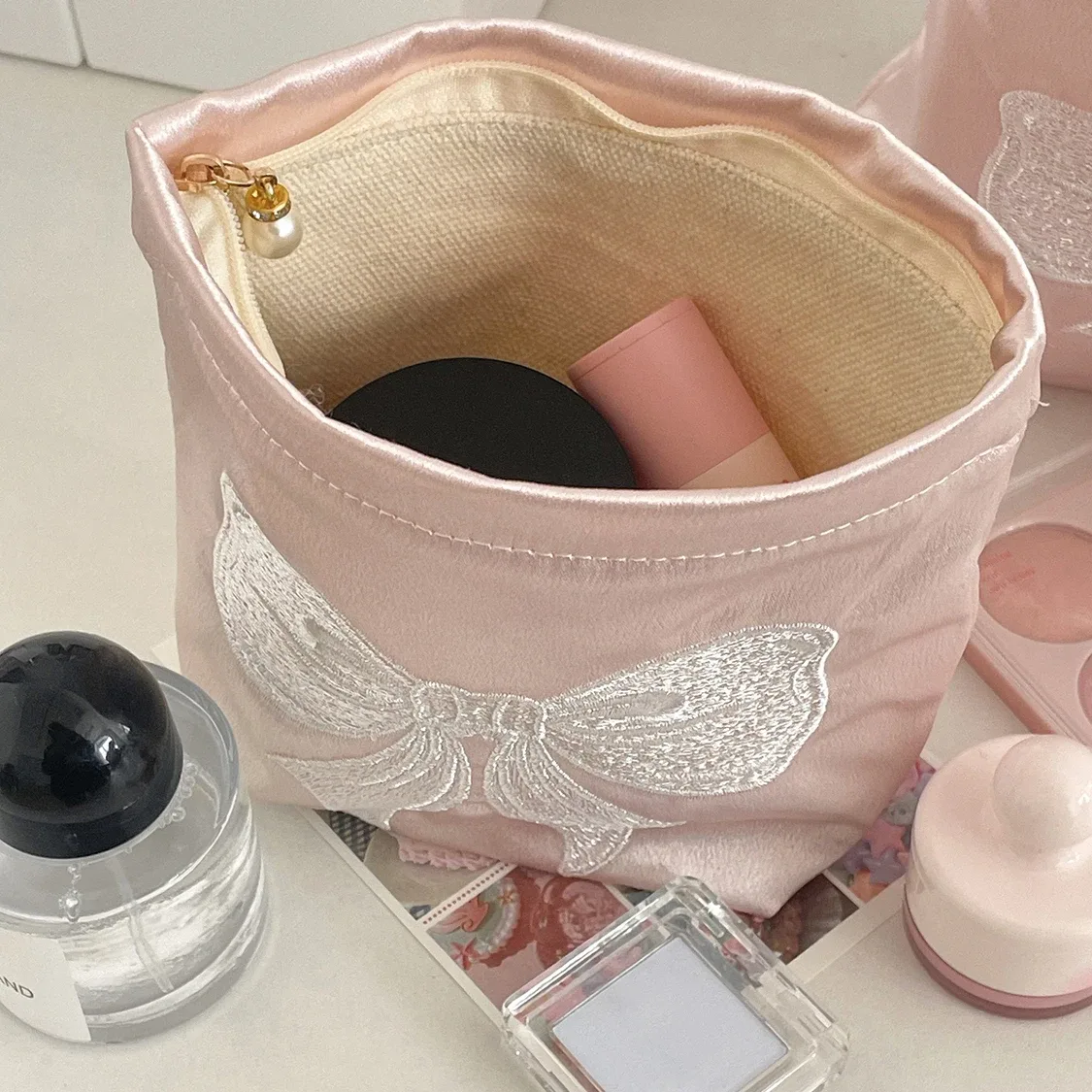 sac de maquillage rose mignon avec fermeture éclair en perles, sac de voyage pour femmes, rouges à lèvres, pochette de rangement de toilette, sac à main de luxe pour dames, sac de rangement de maquillage