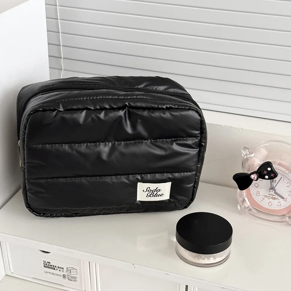 sac à main de maquillage étanche de grande capacité, vente en gros, pochette de rangement de cosmétiques et de toilette pour femmes, sac carré élégant à fermeture éclair pour dames