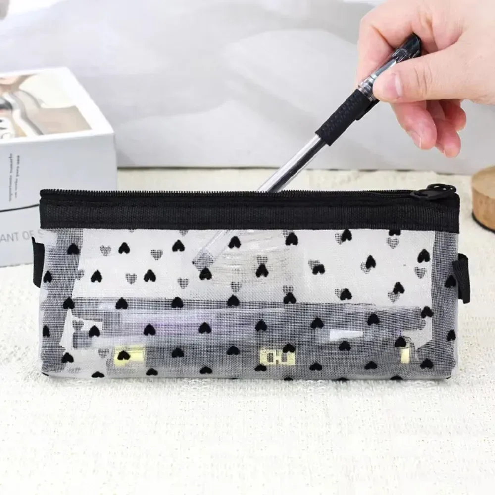 sac de rangement de cosmétiques transparent portable, sac de maquillage en maille imprimé cœur noir mignon, pratique à transporter, sac à crayons à fermeture éclair