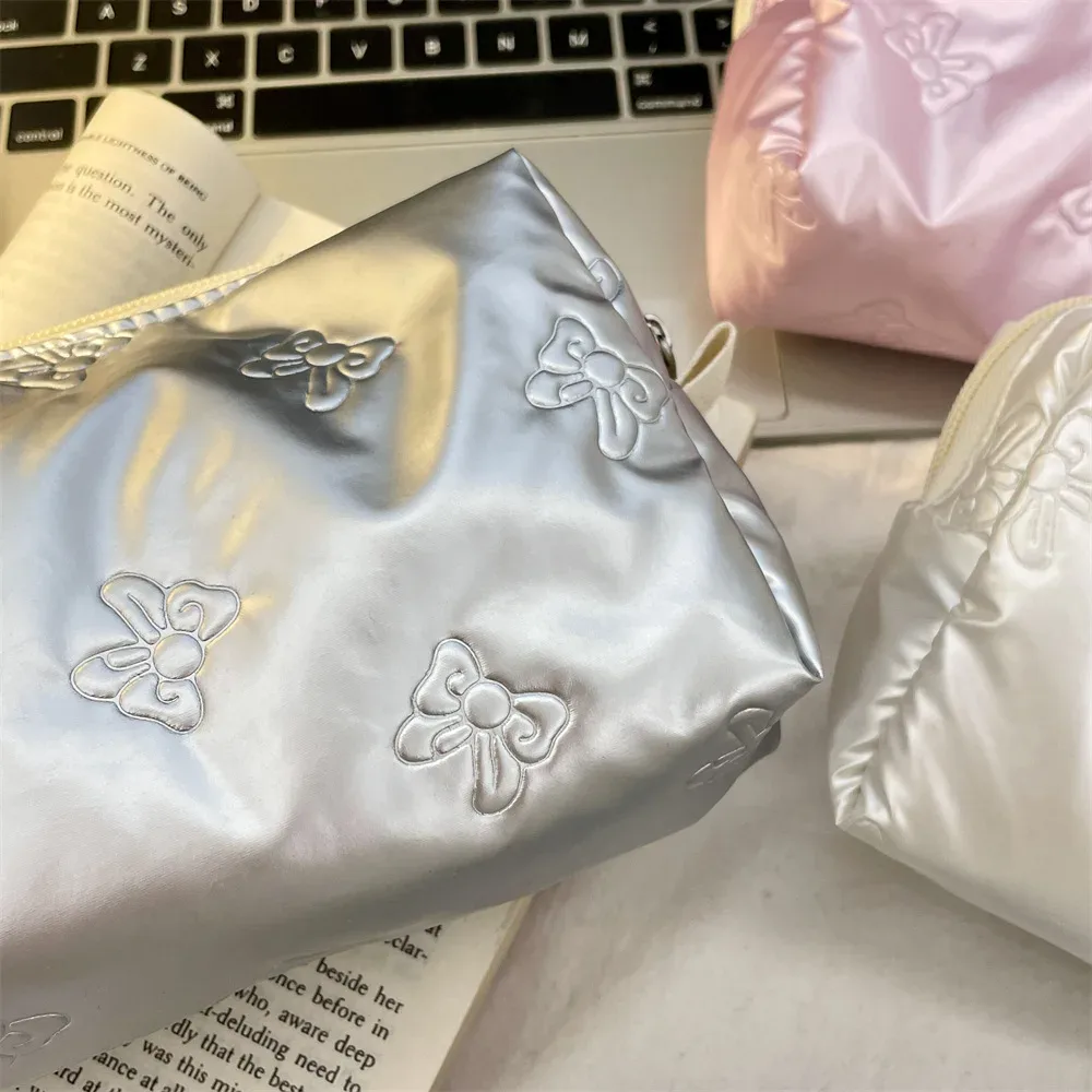 trousse satiny pu matelassé motifs papillons coeurs géométriques décontracté maquillage voyage cosmétiques blanc kaki gris vert argent doré