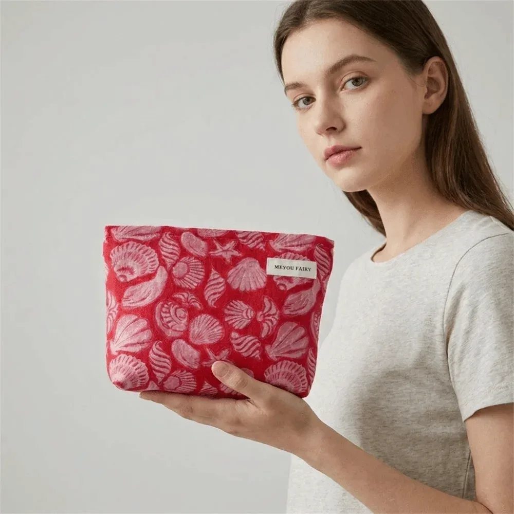 sac à cosmétiques de grande capacité, rouge, de style français, pour femmes, sac de toilette à main, étui à maquillage pour femmes.