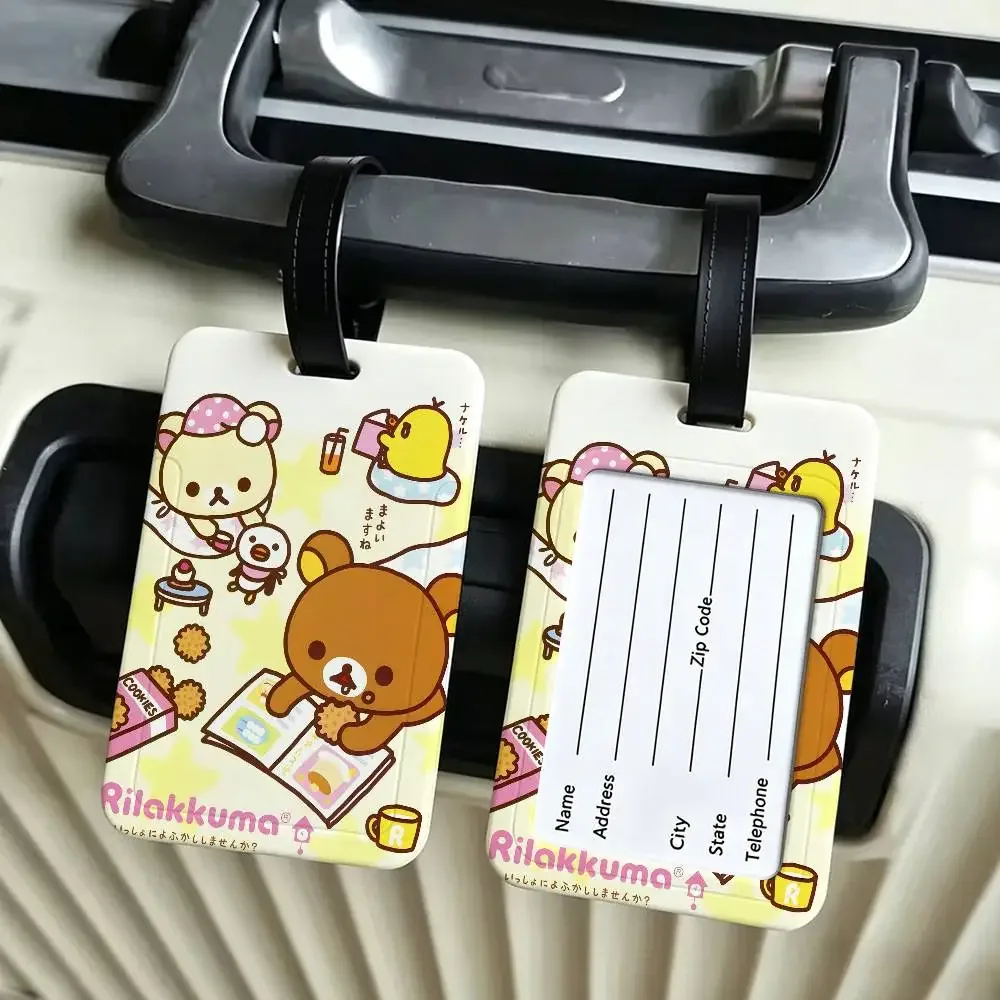 étiquette bagage plastique pvc motif rilakkuma couleurs roses rouges blanches voyage ecole pratique antiperte ceinture porté