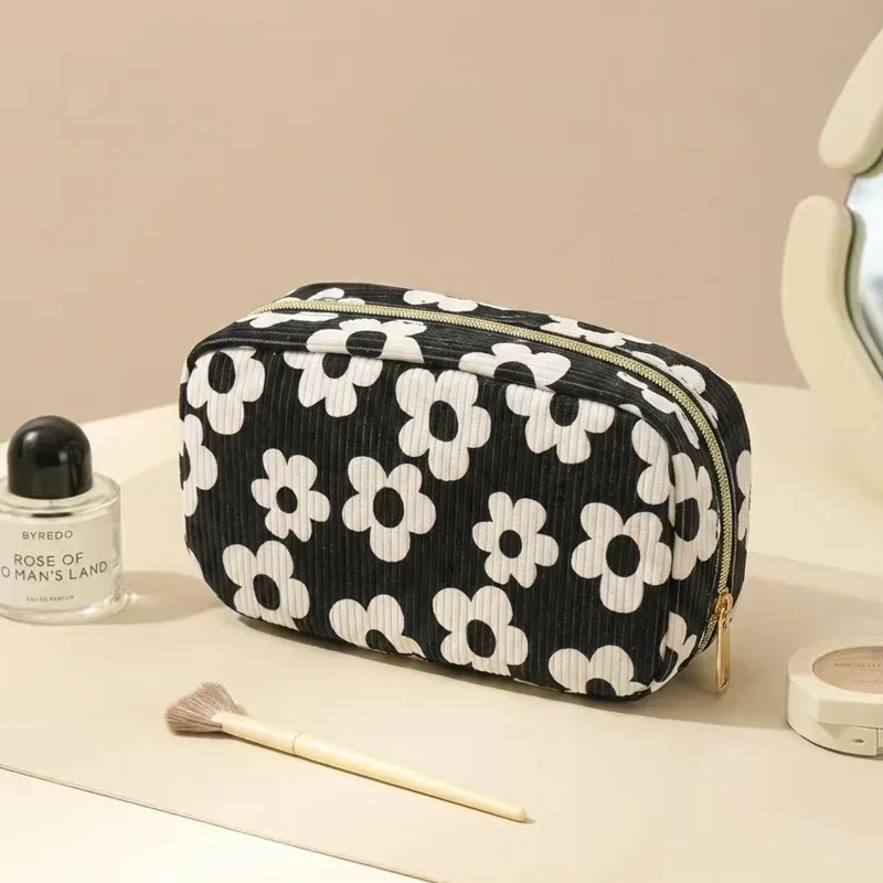pochette de maquillage portable en velours côtelé pour femmes, pochette de rangement minimaliste pour cosmétiques de voyage, organiseur doux pour les articles de beauté quotidiens