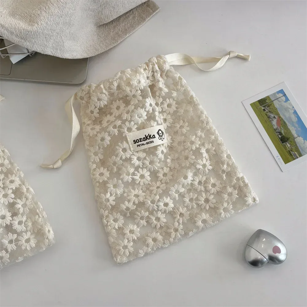 mignon voyage d'été cosmétique toilette organisateur pochette de rangement pour accessoires dentelle brodée marguerite maille cordon sac de maquillage