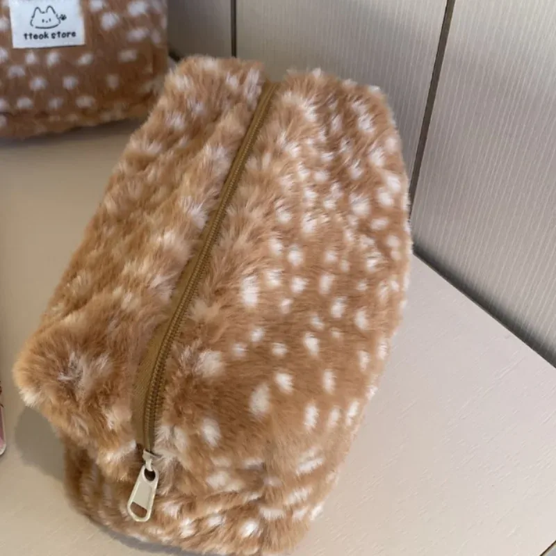 trousse de maquillage coréenne à imprimé léopard fauve, trousse de toilette de voyage portable en peluche moelleuse, organisateur de grande capacité pour femmes, pochette à papeterie