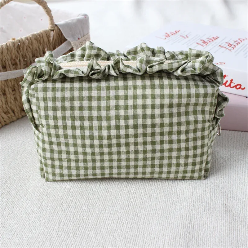 pochette de maquillage personnalisée à volants en gingham, trousse de toilette avec nom personnalisé, cadeau pour les demoiselles d'honneur