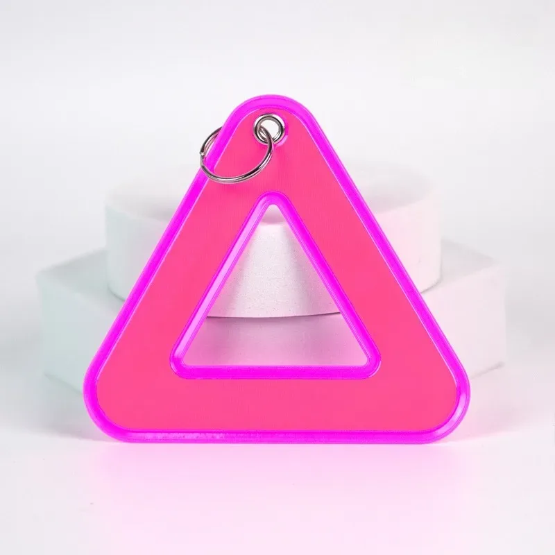 pendentif réfléchissant pour sacs d'école, réflecteur de sécurité triangulaire, étiquette suspendue de sécurité pour étudiants pour la marche nocturne et le cyclisme
