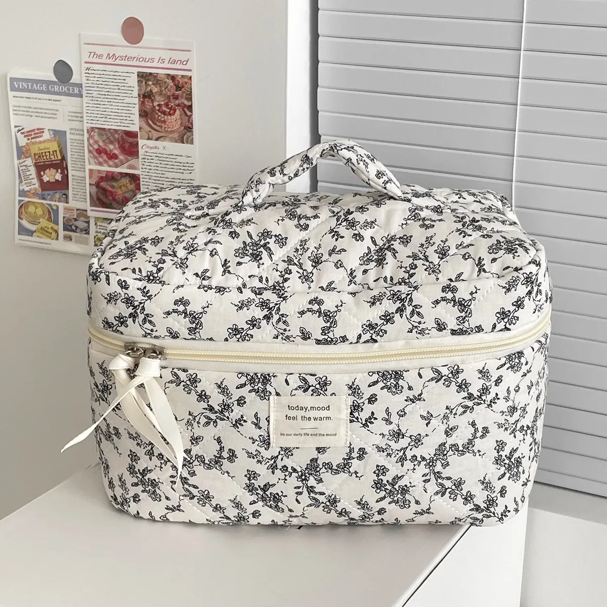 sac fourre-tout matelassé noir à motif floral pour femme, sac à main de voyage, pochette de rangement portable pour cosmétiques et maquillage avec fermeture éclair