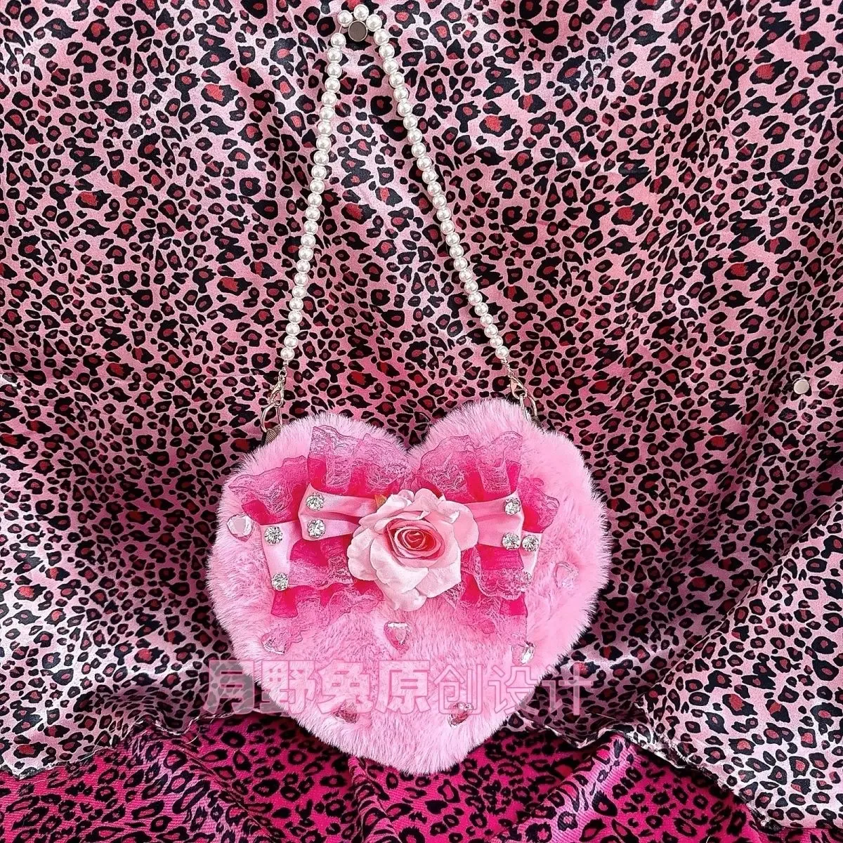 sac à main original fait main en fourrure et perles, style lolita princesse, avec chaîne et nœud en forme de cœur, sac à dos lolita mignon