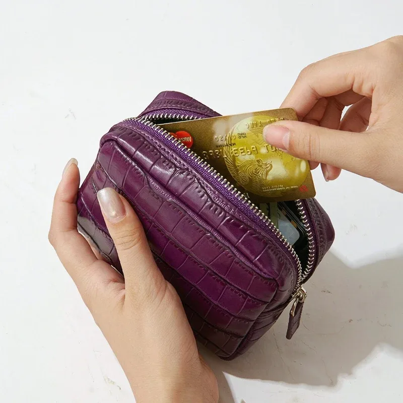 personnaliser les initiales en cuir véritable motif crocodile pochette mini boîte sacs de maquillage pour les femmes de luxe concepteur 2026 nouveau en cuir de vache naturel voyage affaires organisateur sac