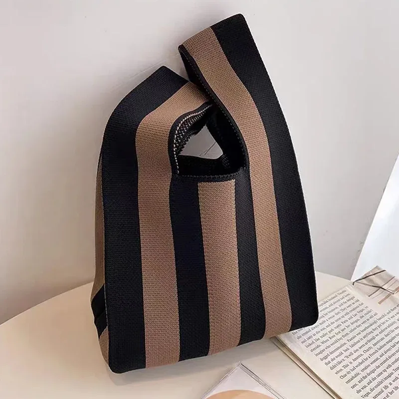 sac à main tissé à la main à la mode - mini sac à main boutonné pour femme - sac à main décontracté de style coréen - sac de courses réutilisable